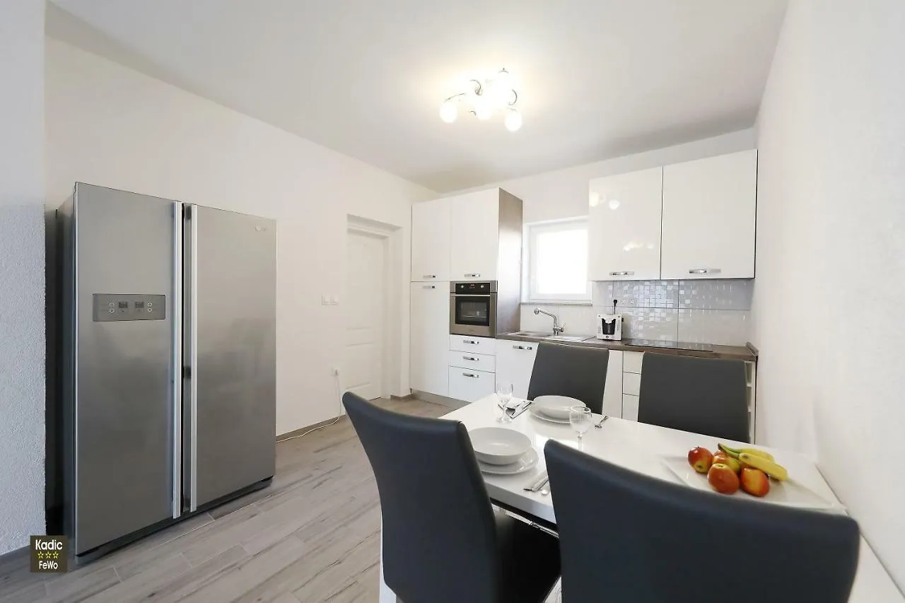 Carmen Apartment Deluxe Vir