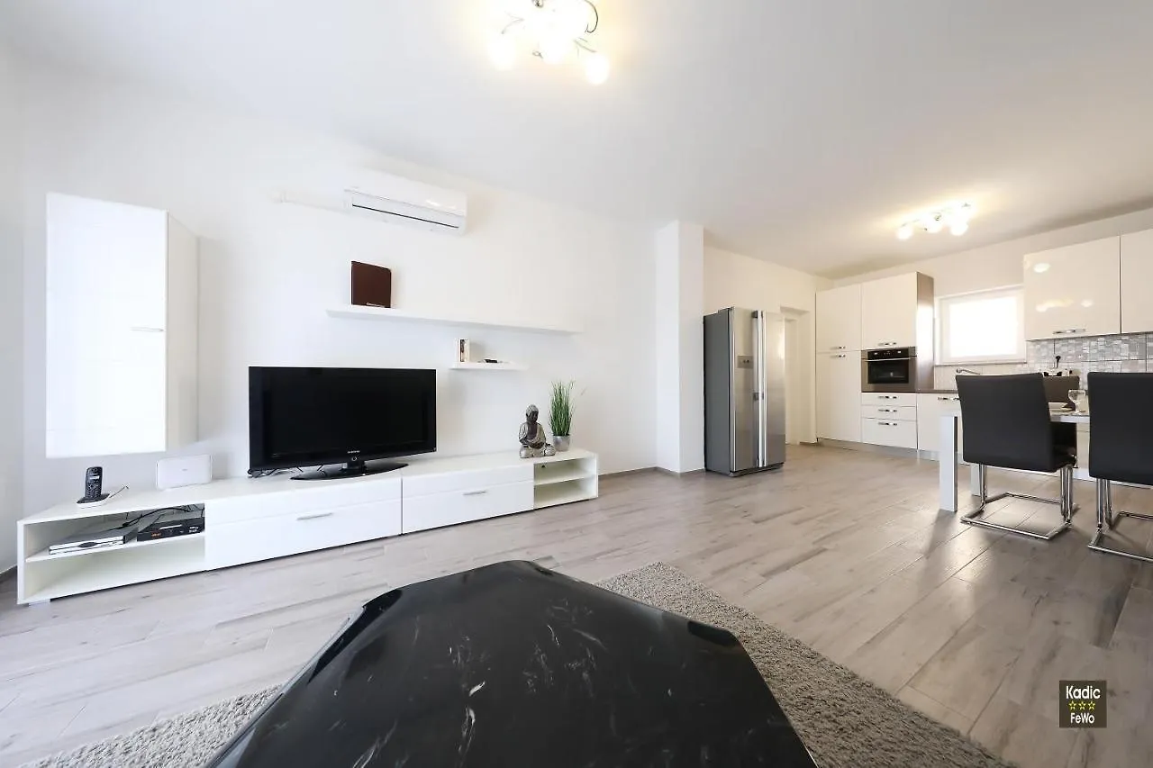 Carmen Apartment Deluxe Vir